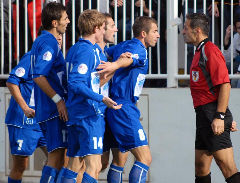 Image 1190243 (auto) Image 1190243 (auto)