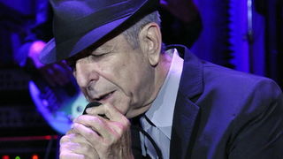 Zagreb, 250710.
Velicanstveni koncert legendarnog kanadskog kantautora Leonarda Cohena u prepunoj zagrebackoj Areni .
Foto : Jadran Babic / CROPIX