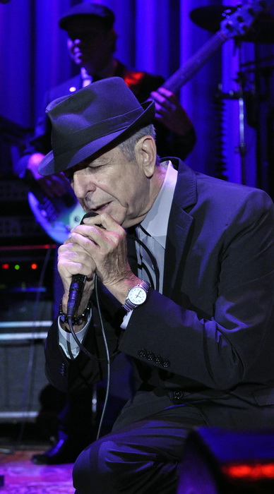 Zagreb, 250710.
Velicanstveni koncert legendarnog kanadskog kantautora Leonarda Cohena u prepunoj zagrebackoj Areni .
Foto : Jadran Babic / CROPIX