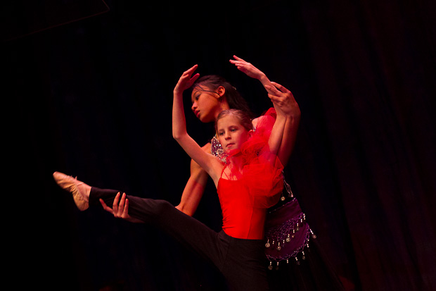 Plesna čestitka Zadarskog plesnog ansambla, Foto: Leo Banić Plesna čestitka Zadarskog plesnog ansambla, Foto: Leo Banić