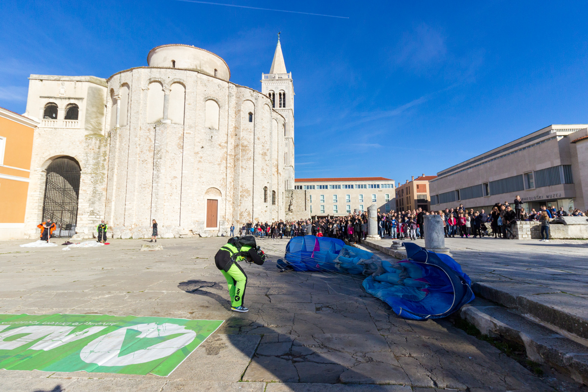 Badnjak 2016: Blagdanski đir po gradu 24. prosinca Badnjak 2016: Blagdanski đir po gradu 24. prosinca