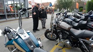 Zagreb – U prodavaonici i zastupnistvu Harley Davidson motora odrzani su Dan otvorenih vrata na kojem su posjetioci mogli razgledati motocikle i neke od njih isprobati. Photo: Davor Visnjic/PIXSELL