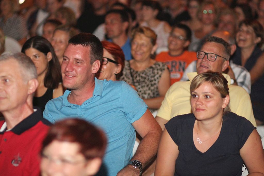 Željko Pervan i društvo nasmijali Bibinjce do suza