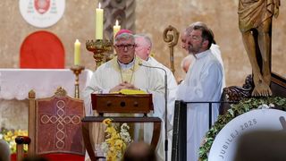 Nadbiskup Milan Zgrablić predvodio misu zadušnicu za Papu Franju Nadbiskup Milan Zgrablić predvodio misu zadušnicu za Papu Franju