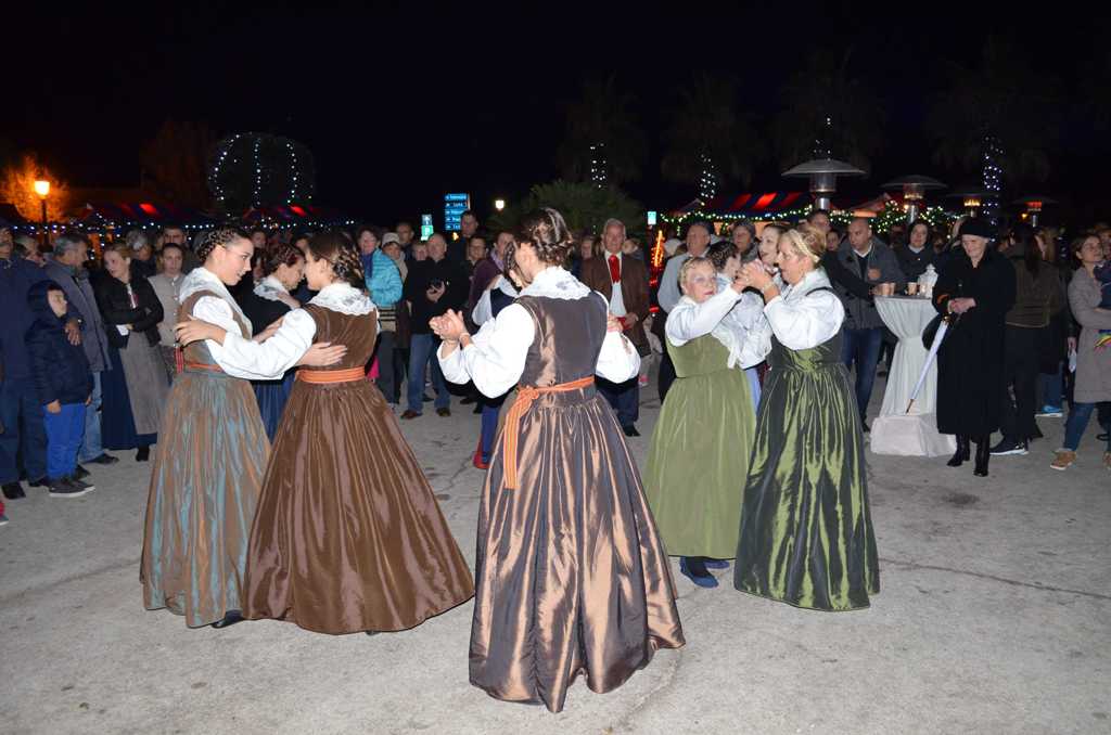 Vir: Druženje virske djece sa Svetim Nikolom Vir: Druženje virske djece sa Svetim Nikolom