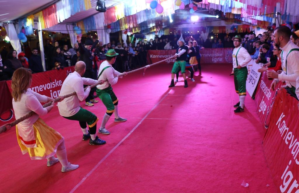 Virske maškare 2017: Karnevalske igre i koncert grupe Vista Virske maškare 2017: Karnevalske igre i koncert grupe Vista