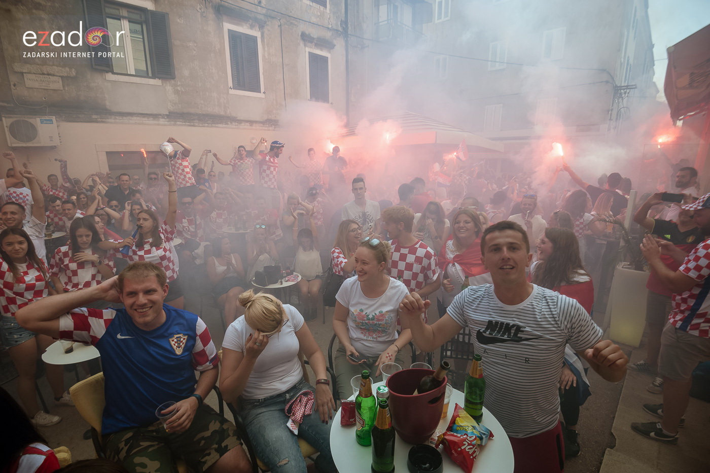 Navijačko ludilo u Zadru za vrijeme i nakon finala Svjetskog prvenstva Navijačko ludilo u Zadru za vrijeme i nakon finala Svjetskog prvenstva