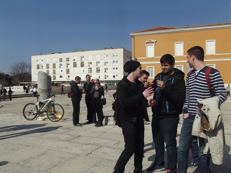 Promatranje pomrčine Sunca na Forumu Promatranje pomrčine Sunca na Forumu