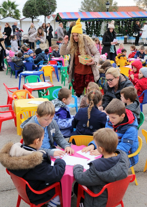 Sveti Nikola darivao mališane na Viru, Krampus bez posla Sveti Nikola darivao mališane na Viru, Krampus bez posla