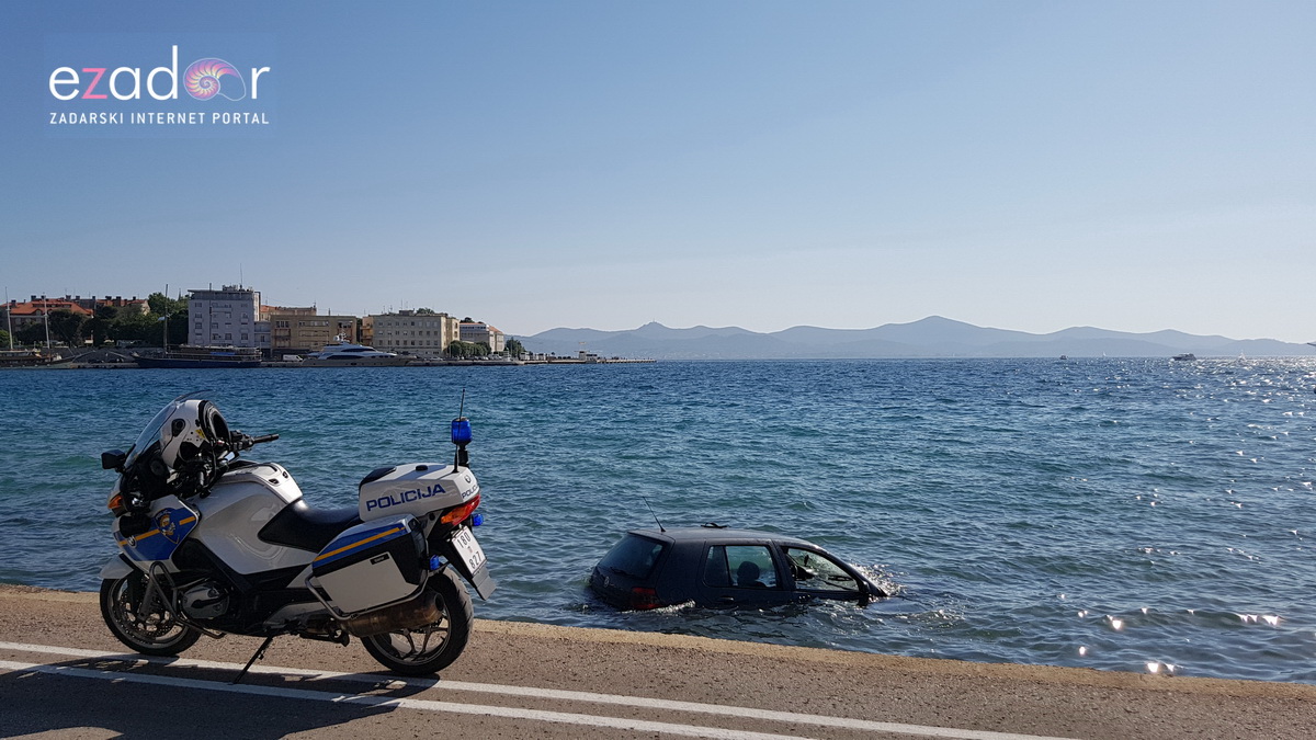 Divljao golfom po Brodarici pa završio u moru kod HAZU-a Divljao golfom po Brodarici pa završio u moru kod HAZU-a