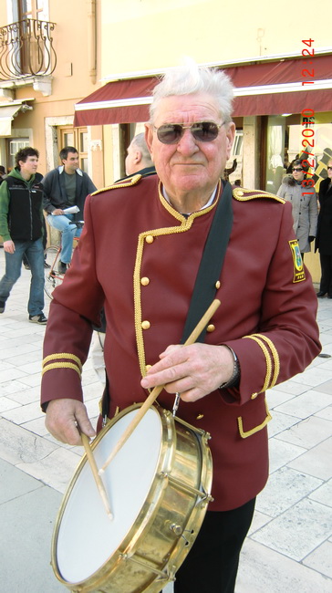 Zadarski karneval 2010: KUD “Druzina” Pag na Narodnom trgu