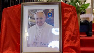 Nadbiskup Milan Zgrablić predvodio misu zadušnicu za Papu Franju Nadbiskup Milan Zgrablić predvodio misu zadušnicu za Papu Franju