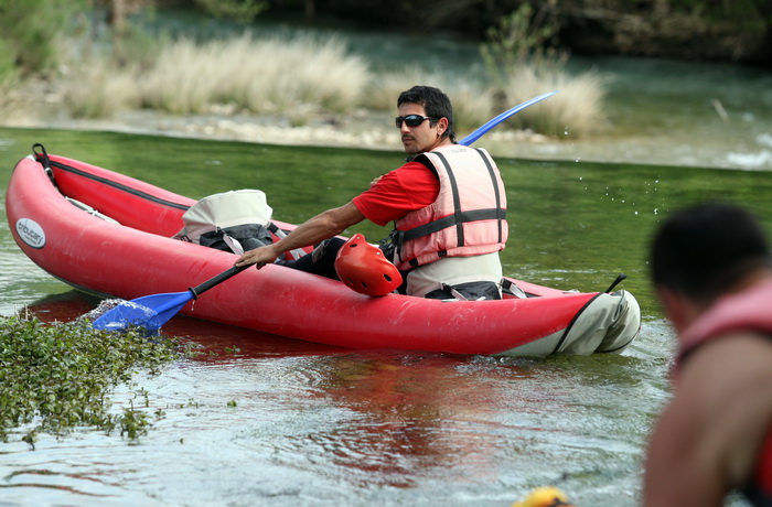 Zadar, Zrmanja, 270413.
Rijeka Zrmanja.
8. hrvatska rafting regata Zrmanja 2013. Organizator regate je Riva rafting centar, putnicka agencija d.o.o.
Na fotografiji: detalj sa regate.
Foto: Jure Miskovic / CROPIX Zadar, Zrmanja, 270413.
Rijeka Zrmanja.
8. hrvatska rafting regata Zrmanja 2013. Organizator regate je Riva rafting centar, putnicka agencija d.o.o.
Na fotografiji: detalj sa regate.
Foto: Jure Miskovic / CROPIX