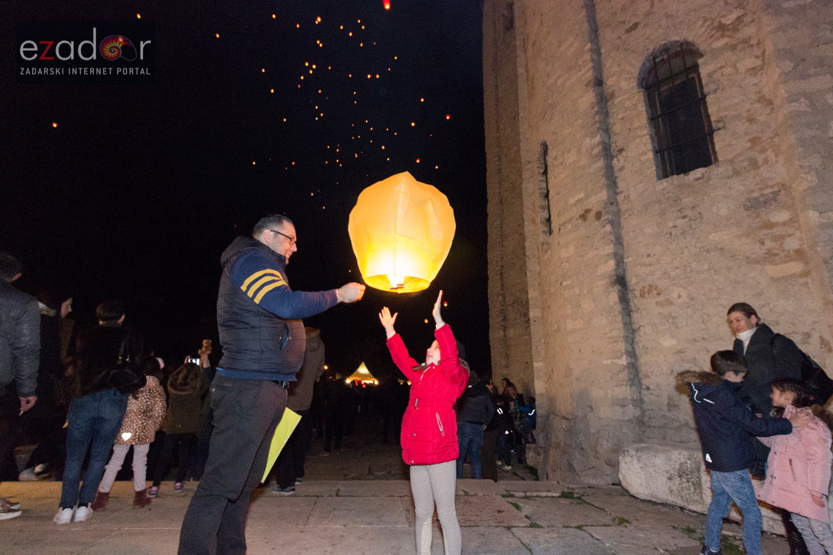 Humanitarni svjetlosni spektakl “Zaželi ljubav” na zadarskom Forumu, 18. veljače 2017. Humanitarni svjetlosni spektakl “Zaželi ljubav” na zadarskom Forumu, 18. veljače 2017.