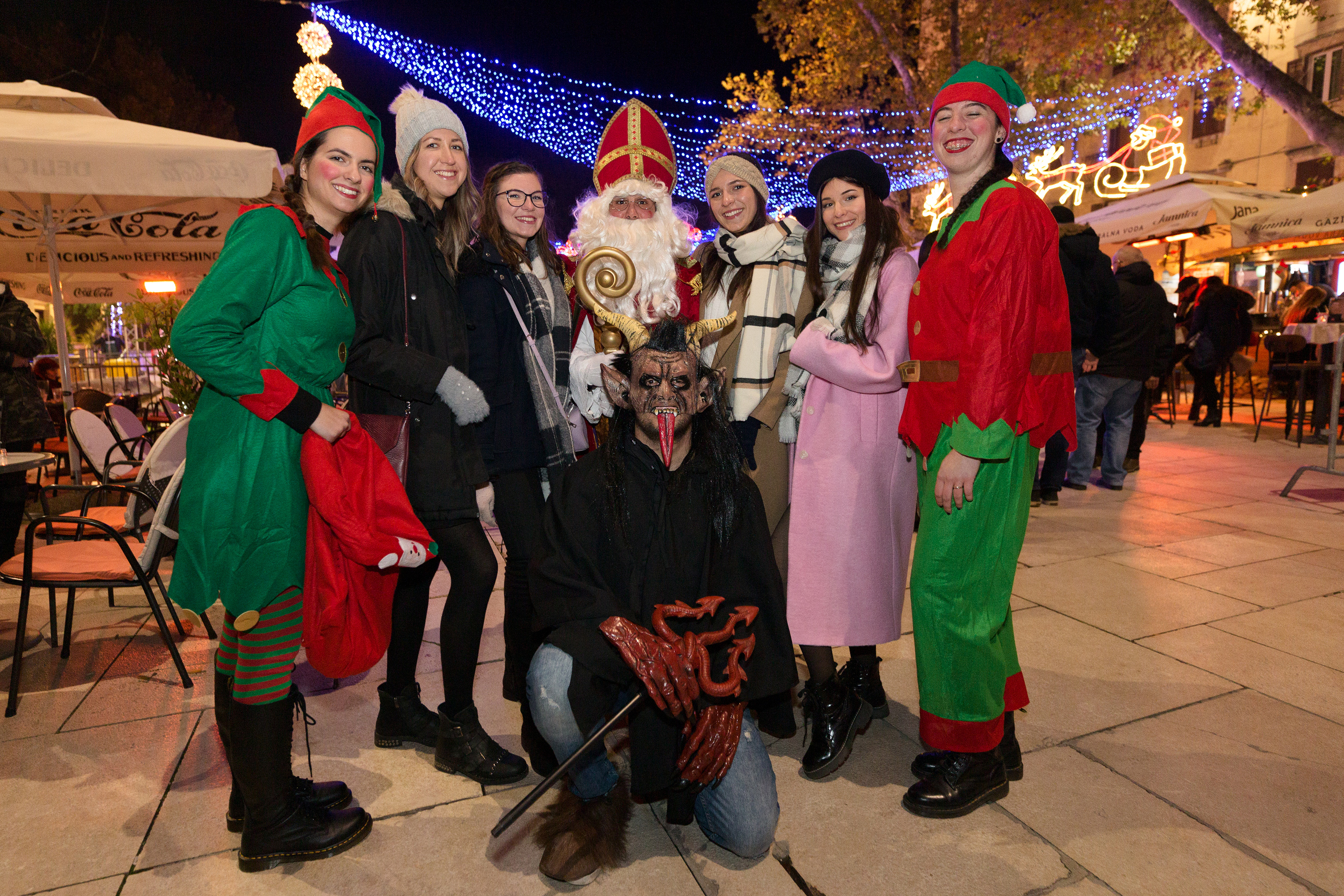 Sveti Nikola i bend Zaratino razveselili i zabavili posjetitelje Sveti Nikola i bend Zaratino razveselili i zabavili posjetitelje