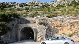 Tunel Dingač u pelješkom kraju