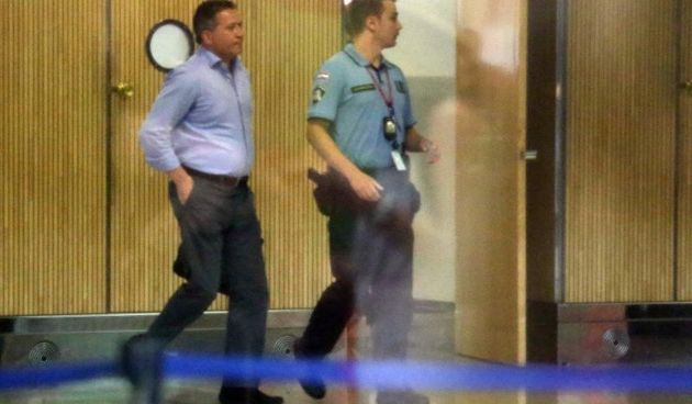 03.07.2015., Zagreb – Izvrsni direktor HNS-a Damir Vrbanovic, koji je u razdoblju 1996.-2012. bio direktor i izvrsni direktor Dinama, iz Muenchena se zrakoplovom vratio u Zagreb gdje je spreman razgovarati s istraziteljima o optuzbama sto su mu stavljene