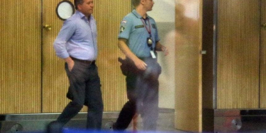 03.07.2015., Zagreb – Izvrsni direktor HNS-a Damir Vrbanovic, koji je u razdoblju 1996.-2012. bio direktor i izvrsni direktor Dinama, iz Muenchena se zrakoplovom vratio u Zagreb gdje je spreman razgovarati s istraziteljima o optuzbama sto su mu stavljene