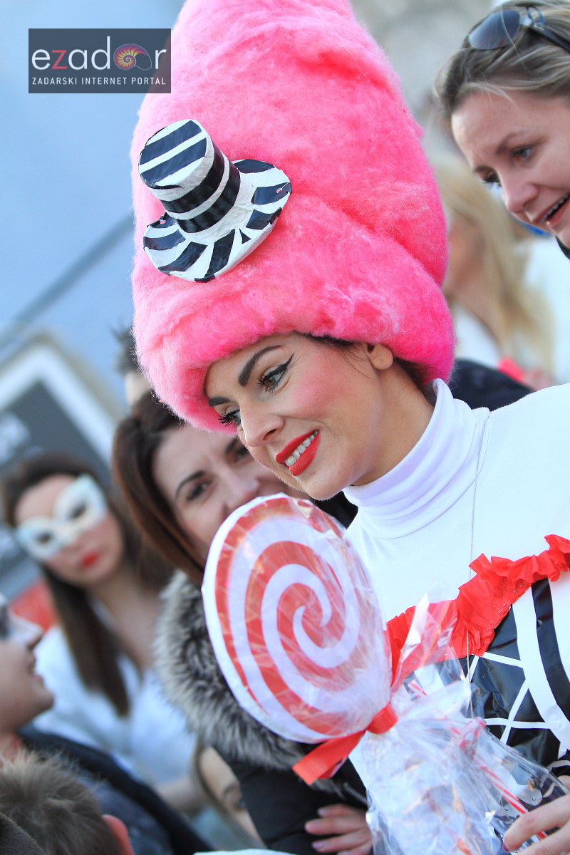 Maškarana povorka Velike Bake u Murteru