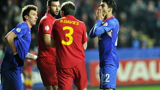 Swansea (Wales), 260313.
Stadion Liberty.
Kvalifikacijska utakmica za Svjetsko prvenstvo u Brazilu 2014. godine, izmedju reprezentacija Walesa i Hrvatske.
Na fotografiji: Eduardo Da Silva nakon promasenog udarca prema golu.
Foto: Boris Kovacev / CROPIX Swansea (Wales), 260313.
Stadion Liberty.
Kvalifikacijska utakmica za Svjetsko prvenstvo u Brazilu 2014. godine, izmedju reprezentacija Walesa i Hrvatske.
Na fotografiji: Eduardo Da Silva nakon promasenog udarca prema golu.
Foto: Boris Kovacev / CROPIX
