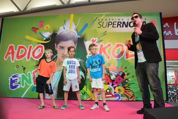 Supernova: Adio školo uz uručenje nagradnog automobila Audi A 1 i velike donacije u visini 50.000 kn HCK-u Supernova: Adio školo uz uručenje nagradnog automobila Audi A 1 i velike donacije u visini 50.000 kn HCK-u