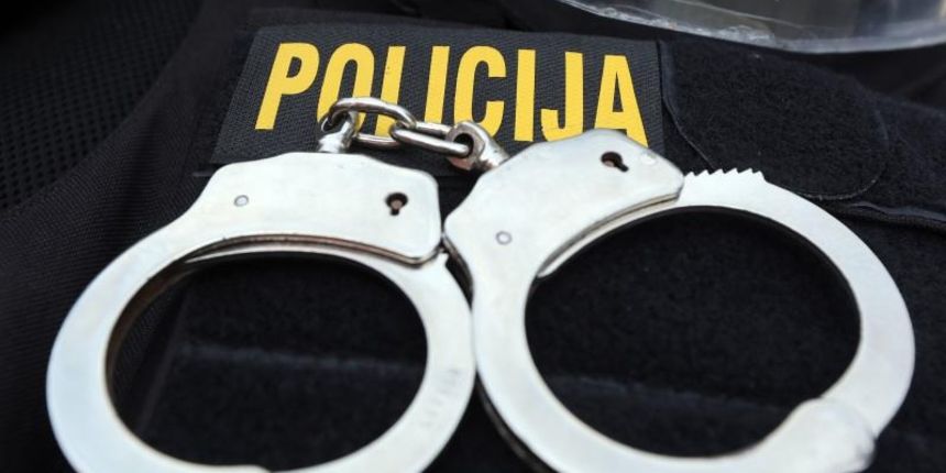 Image 378849 (auto) Image 378849 (auto)