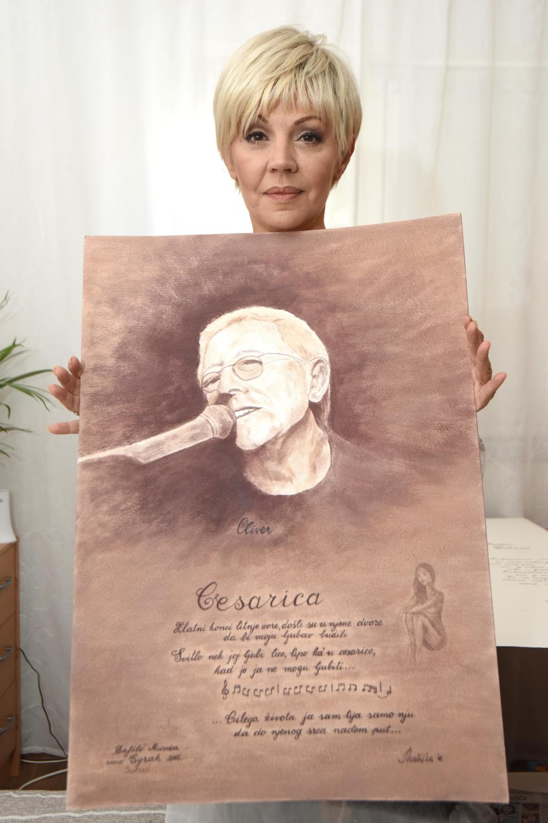 Marina Tomašević crnim vinom slika portrete svojih kolega sa estrade Marina Tomašević crnim vinom slika portrete svojih kolega sa estrade