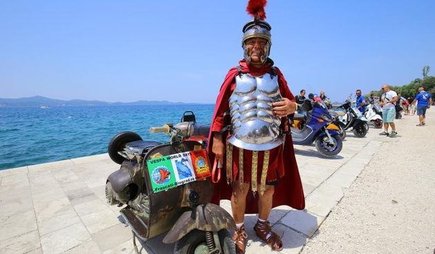 Brojni vespaši sudjelovali u svečanoj vožnji u koloni dugoj preko 10 kilometara, Photo: Filp Brala/PIXSELL