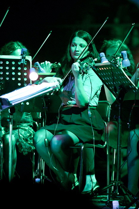 Oliver Dragojević i gudački orekestar Alana Bjelinskog na Višnjiku 22. ožujka 2011. Foto: Kristijan Orlić Oliver Dragojević i gudački orekestar Alana Bjelinskog na Višnjiku 22. ožujka 2011. Foto: Kristijan Orlić