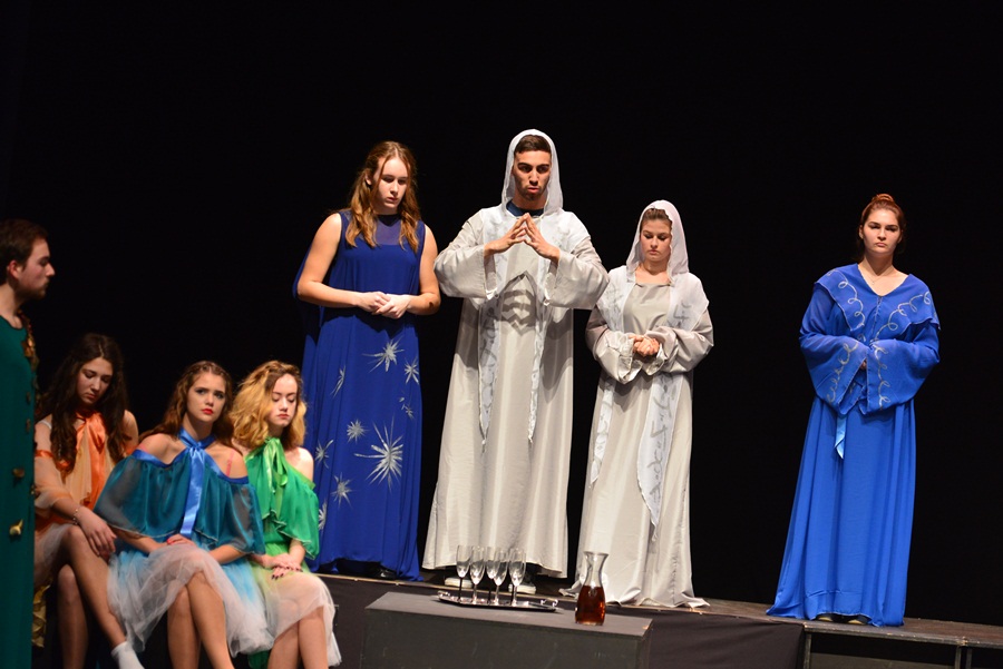 Premijera predstave “U sjeni” udruge “Igrajmo se” Premijera predstave “U sjeni” udruge “Igrajmo se”