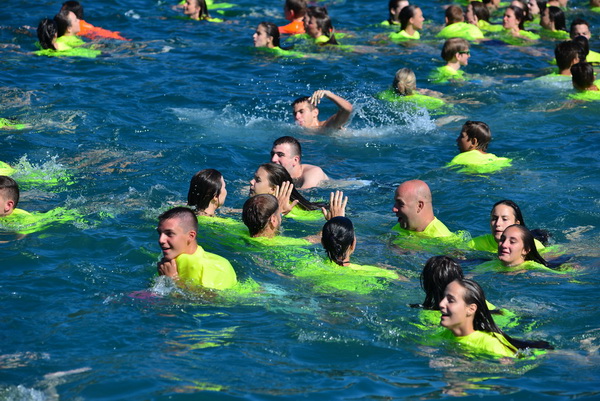 10. dm Millennium Jump na zadarskoj rivi – 3 tisuće skakača poslalo prekrasnu priču u svijet 10. dm Millennium Jump na zadarskoj rivi – 3 tisuće skakača poslalo prekrasnu priču u svijet