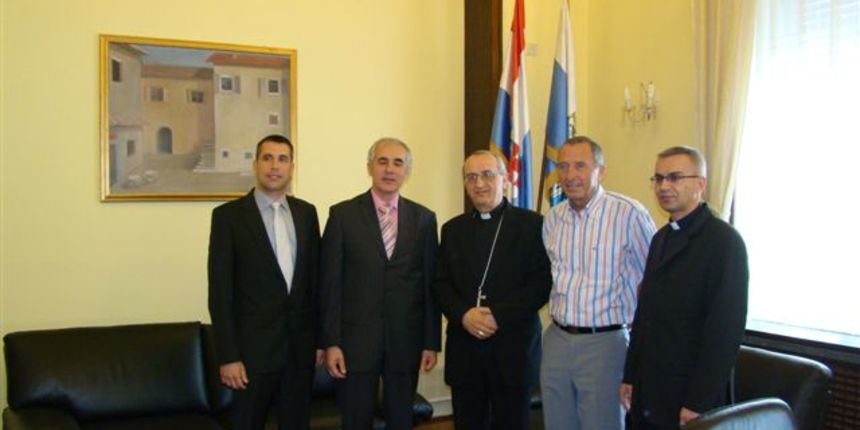 Župan Zrilić primio mons. Puljića, zadarskog nadbiskupa