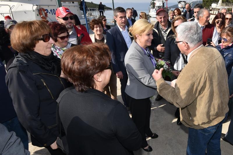 Predsjednica Grabar Kitarović posjetila otok Molat. Foto: Dino Stanin/PIXSELL