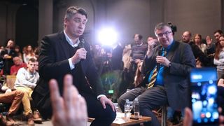 Zoran Milanovović u javnoj debati s građanima i novinarima Zoran Milanovović u javnoj debati s građanima i novinarima