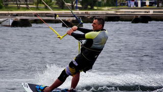 Kiteri guštali u refulima ninske bure Kiteri guštali u refulima ninske bure
