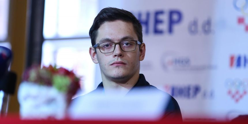 Vratio se prvi hrvatski svjetski prvak u gimnastici: Prljavo kazalište priredilo feštu u čast Tinu Srbiću Vratio se prvi hrvatski svjetski prvak u gimnastici: Prljavo kazalište priredilo feštu u čast Tinu Srbiću