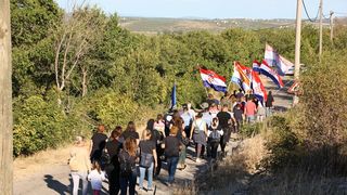 Koracima nade u istinu