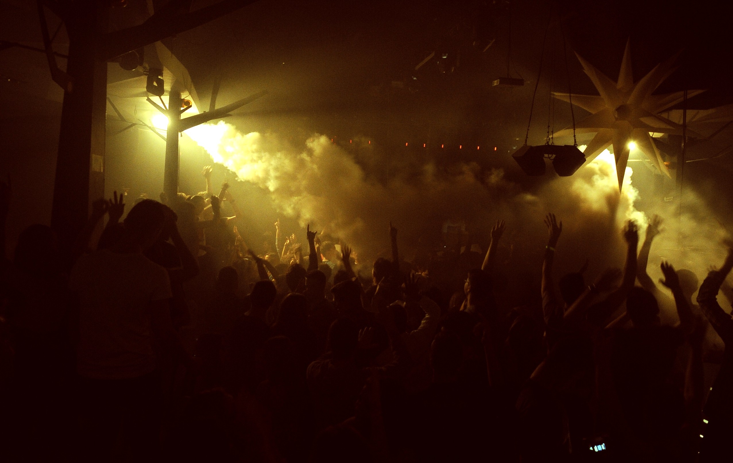 Spektar party u Aquarius klubu