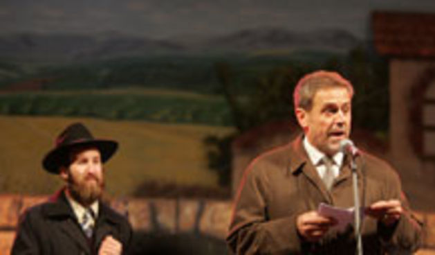 Paljenje svijeće za Hanuku (Foto : Totalportal.hr/FaH)