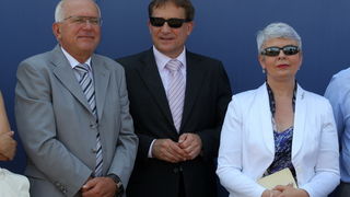 Zadar, 170710.
Jadranka Kosor pustila je u rad sustav za navodnavanje na poljoprivrednom podrucju Bastica.
Na slici: gradonacelnik Zadra Zvonimir Vrancic, ministar Bozidar kalmeta i Jadranka Kosor, predsjednica Vlade
Foto: Vladimir Ivanov / CROPIX