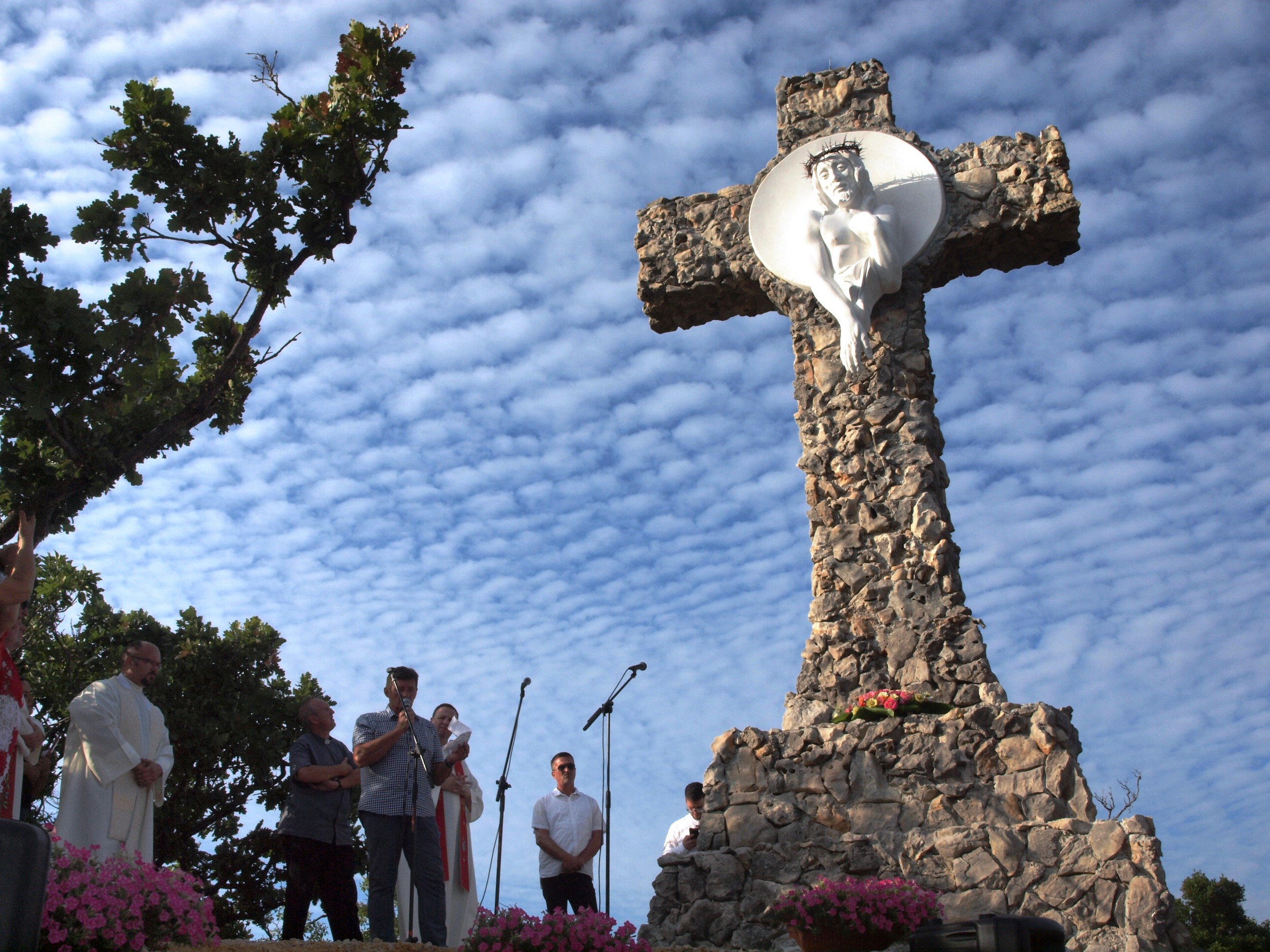 Blagosolov križa na brdu Brisnica Blagosolov križa na brdu Brisnica