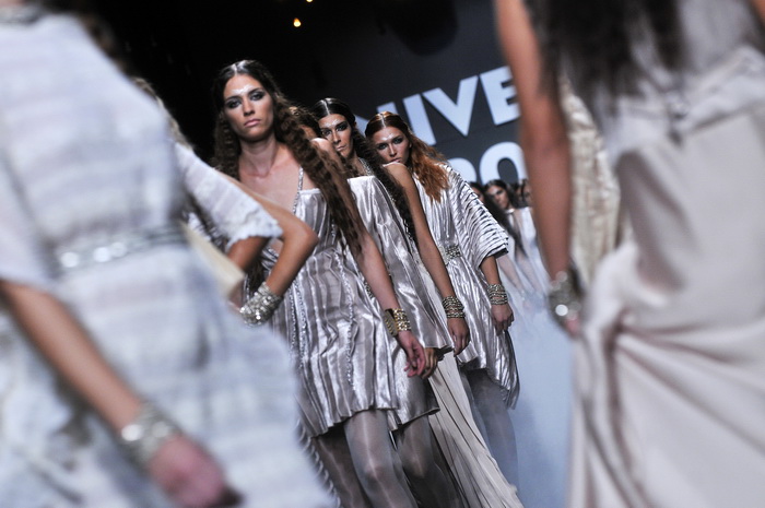 Zagreb, 061009.
West Gate.
Revija modne kuce Hippy Garden, u sklopu Cro a Portera. 
Foto: Boris Kovacev / CROPIX