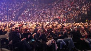 Tomislav Bralić i klape Intrade sinoć su održali koncert u prepunoj Spaladium areni u Splitu, foto: Tino Jurić/ PIXSELL Tomislav Bralić i klape Intrade sinoć su održali koncert u prepunoj Spaladium areni u Splitu, foto: Tino Jurić/ PIXSELL