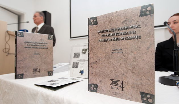Zadar, 230312.
U muzeju antickog stakla otvorena je arheoloska izlozba i predstavljena je monografija “SUHOPOLJE