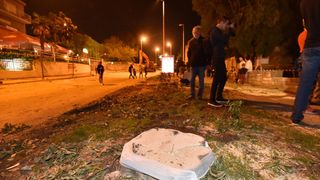 Prosvjed građana zbog odluke Grada da posječe drvored fafarikula u Vruljici Prosvjed građana zbog odluke Grada da posječe drvored fafarikula u Vruljici