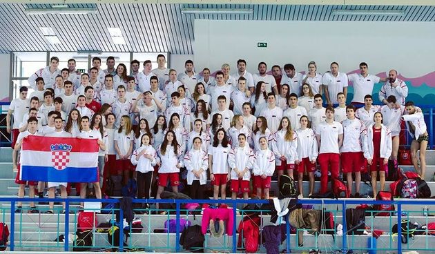 Plivačka reprezentacija Hrvatske na četveroboju – nastupila 4 plivača PK Zadar i trenerica Jospia Nekić