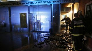 Vatrogasci na intervenciji u Restoranu Foša, Foto: Filip Brala/PIXSELL