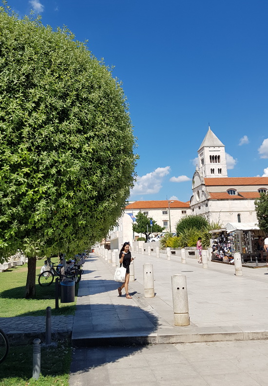 Đir uz more 19. srpnja 2016. – Uvala Draženica, kupalište Jadran, Moprske orgulje i Pozdrav suncu, zadarska riva… Foto: Mladen Malik Đir uz more 19. srpnja 2016. – Uvala Draženica, kupalište Jadran, Moprske orgulje i Pozdrav suncu, zadarska riva… Foto: Mladen Malik