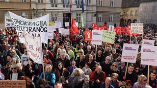 Markov trg: Prosvjed Dosta je! Odmah na izbore Markov trg: Prosvjed Dosta je! Odmah na izbore