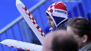 Zagreb, 310810.
Bazen Mladosti, Jarunska 5.
Utakmica zenskog vaterpola u sklopu Europskog prvenstva, izmedju Hrvatske i Rusije.
Na slici: hrvatski navijaci.
Foto: Boris Kovacev / CROPIX Zagreb, 310810.
Bazen Mladosti, Jarunska 5.
Utakmica zenskog vaterpola u sklopu Europskog prvenstva, izmedju Hrvatske i Rusije.
Na slici: hrvatski navijaci.
Foto: Boris Kovacev / CROPIX